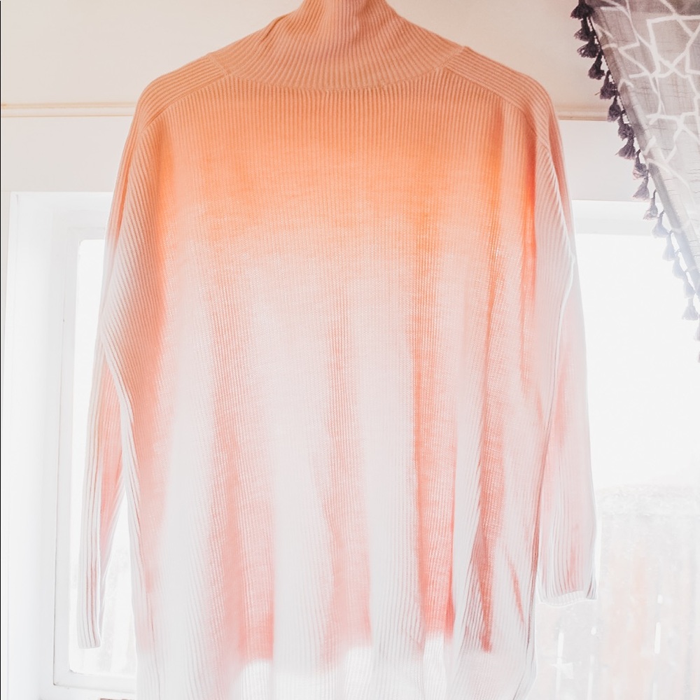 Brandy Melville Turtleneck pullover